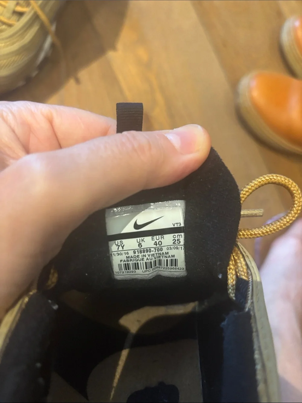 Nike Air Max 97 Sneakers gold bullet 7